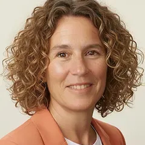 Ellen Reisel headshot